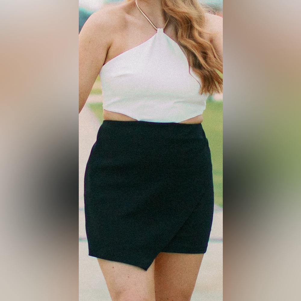 Amanda Uprichard Dress. Black/White with gold halter